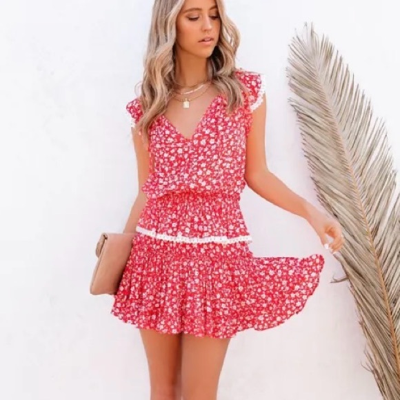 Vici Dresses & Skirts - Vici Red Floral Dress